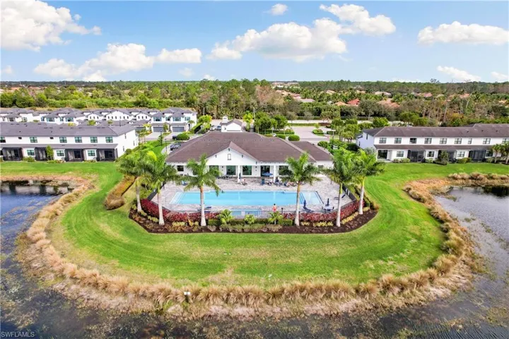 7328  Rockefeller  DR, Naples, FL 34119