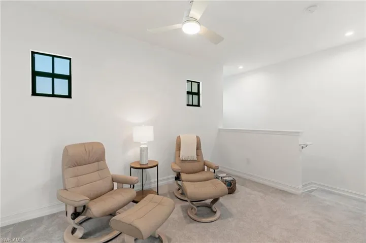 7328  Rockefeller  DR, Naples, FL 34119