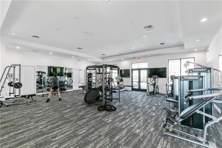 7328  Rockefeller  DR, Naples, FL 34119
