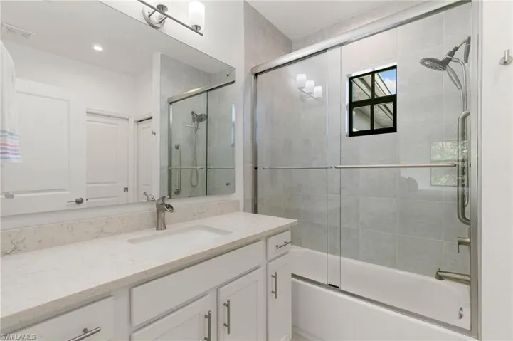 7328  Rockefeller  DR, Naples, FL 34119