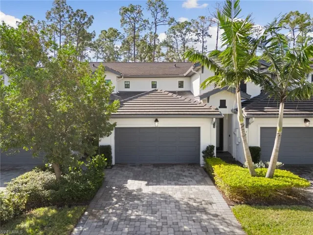 7328  Rockefeller  DR, Naples, FL 34119
