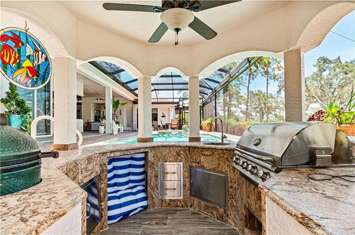 Swim up bar / summer kitchen