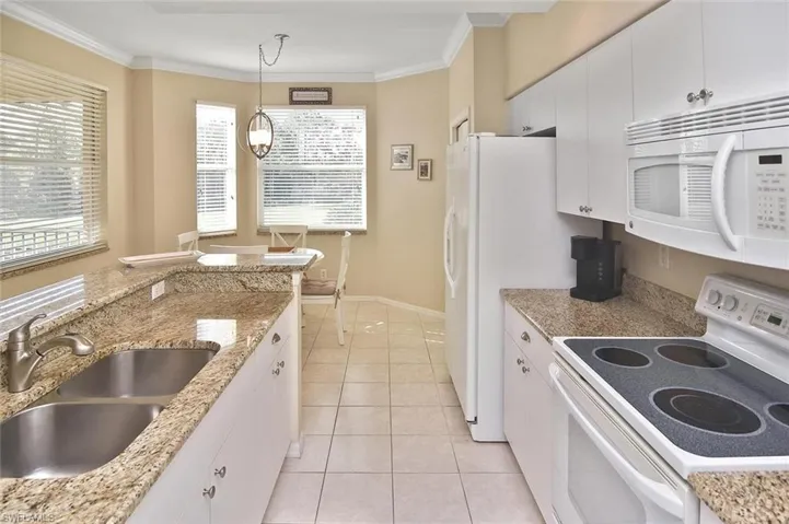 8680 Cedar Hammock Cir 122, Naples, Florida 34112