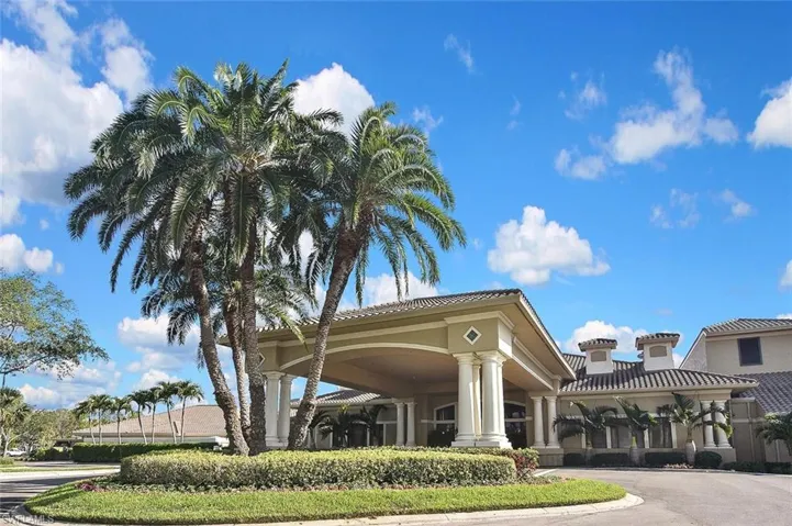 8680 Cedar Hammock Cir 122, Naples, Florida 34112