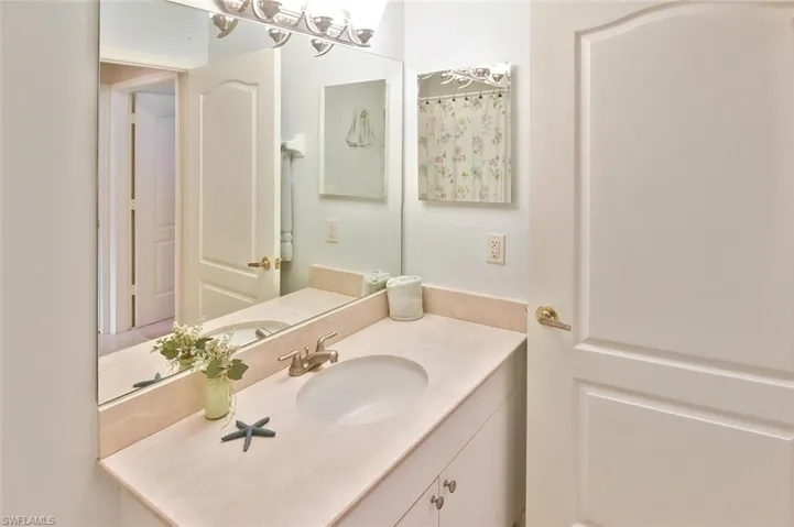 8680 Cedar Hammock Cir 122, Naples, Florida 34112