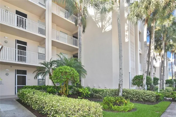 8680 Cedar Hammock Cir 122, Naples, Florida 34112