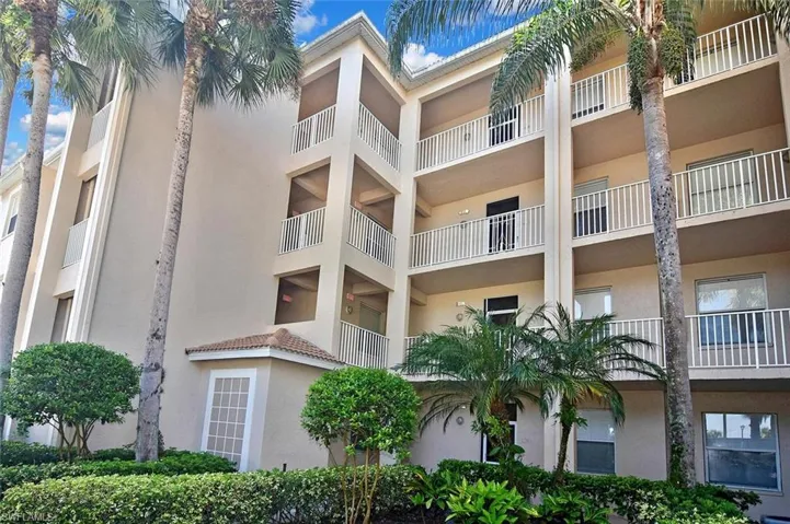 8680 Cedar Hammock Cir 122, Naples, Florida 34112