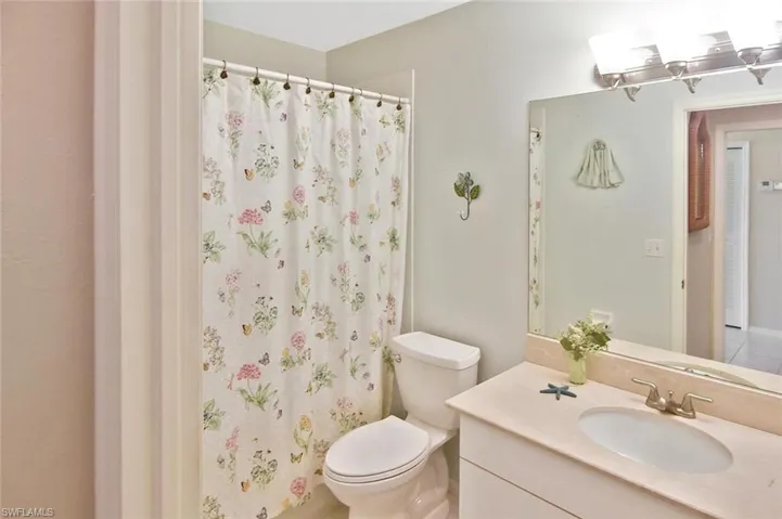 8680 Cedar Hammock Cir 122, Naples, Florida 34112