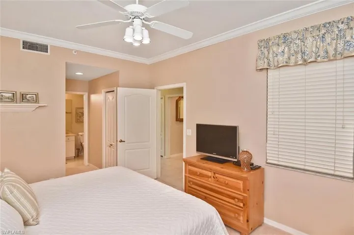 8680 Cedar Hammock Cir 122, Naples, Florida 34112