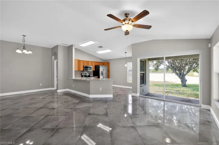 7513 Turtle View Dr, Ruskin, Florida 33573