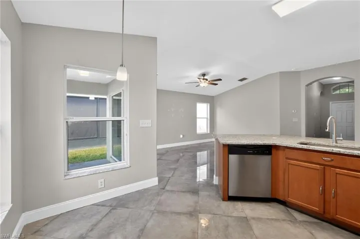 7513 Turtle View Dr, Ruskin, Florida 33573