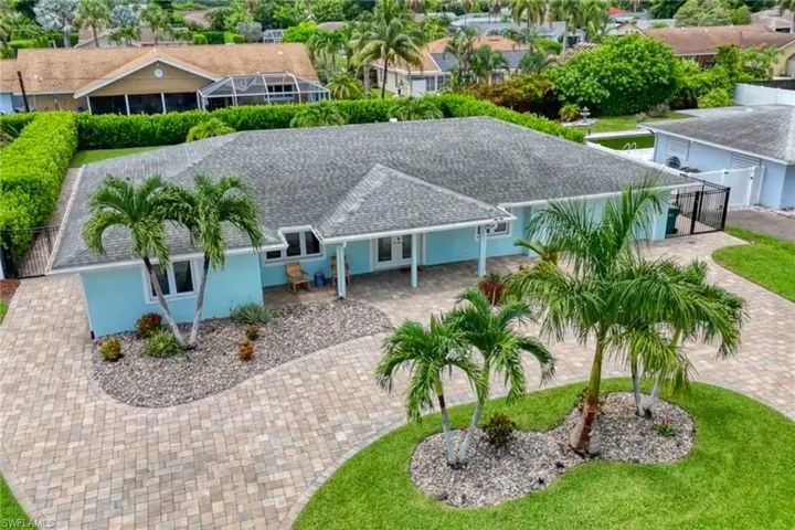 Huge, pavered circular driveway