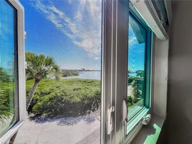 4580 OYSTER SHELL DR &  370 TOWNHOUSE  LN, Upper Captiva, FL 33924