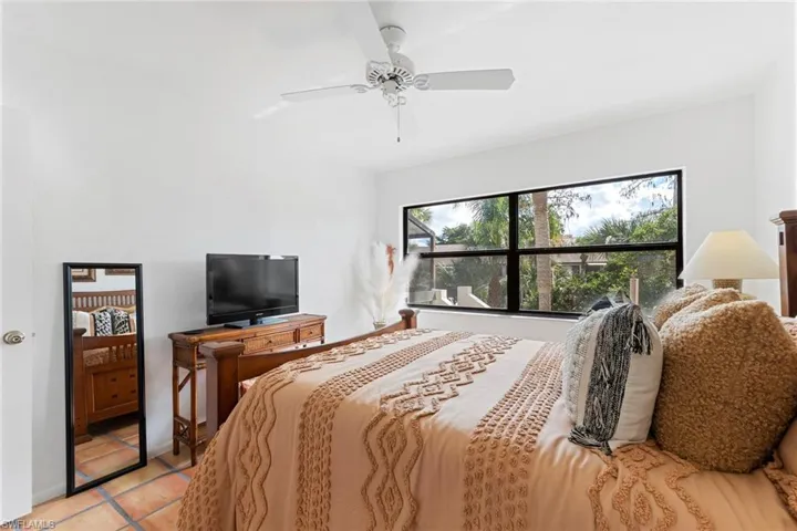 Bedroom with ceiling fan