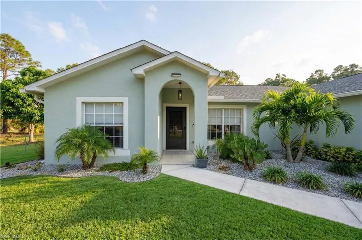 2118  Moore  AVE, Alva, FL 33920