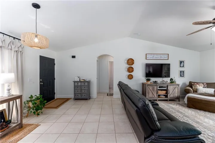 2118  Moore  AVE, Alva, FL 33920