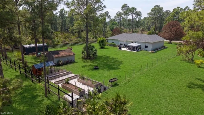 2118  Moore  AVE, Alva, FL 33920