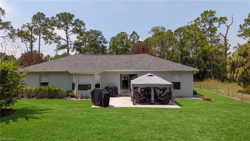 2118  Moore  AVE, Alva, FL 33920