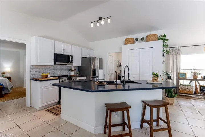 2118  Moore  AVE, Alva, FL 33920
