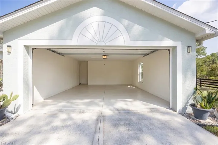 2118  Moore  AVE, Alva, FL 33920