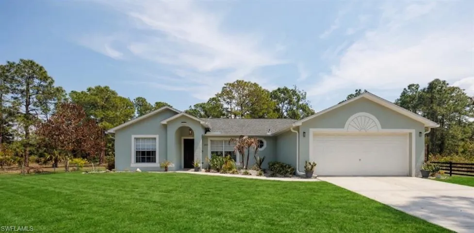 2118  Moore  AVE, Alva, FL 33920