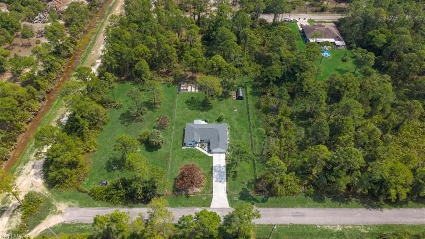 2118  Moore  AVE, Alva, FL 33920