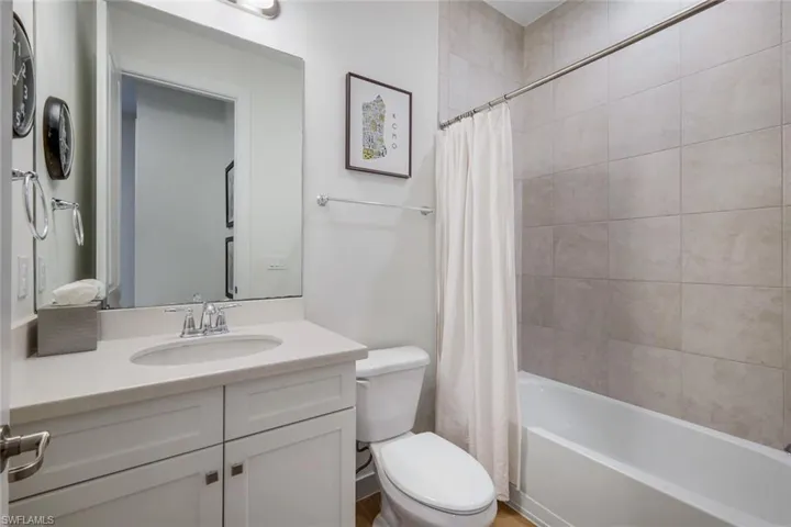 9458 Greenleigh Ct, Naples, Florida 34120