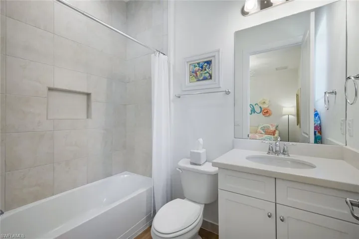 9458 Greenleigh Ct, Naples, Florida 34120