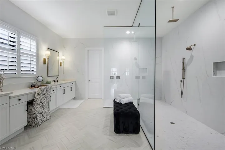 9458 Greenleigh Ct, Naples, Florida 34120