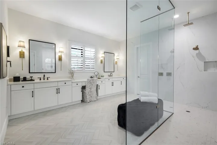 Spa-level Owner's Bathroom