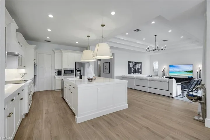 9458 Greenleigh Ct, Naples, Florida 34120