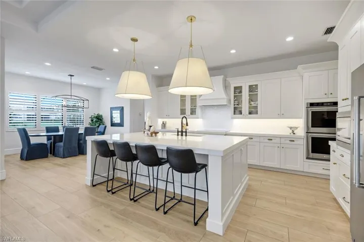 Oversized Counter for Entertaining