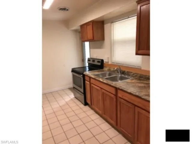 112  Crescent Lake  DR, North Fort Myers, FL 33917