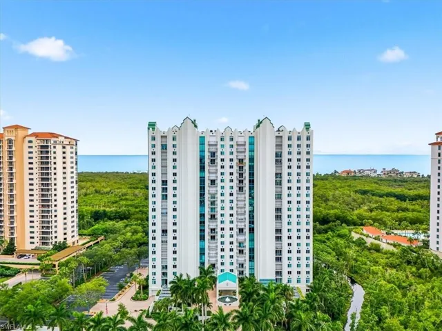 7515 Pelican Bay Blvd 5c, Naples, Florida 34108