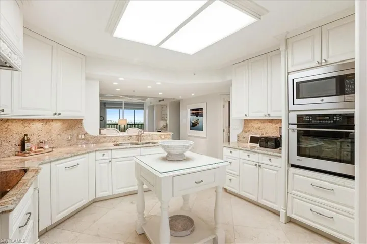 7515 Pelican Bay Blvd 5c, Naples, Florida 34108