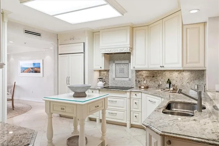 7515 Pelican Bay Blvd 5c, Naples, Florida 34108