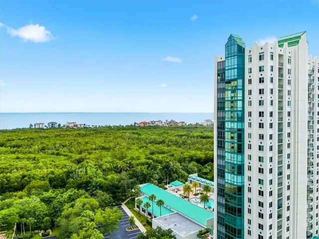 7515 Pelican Bay Blvd 5c, Naples, Florida 34108