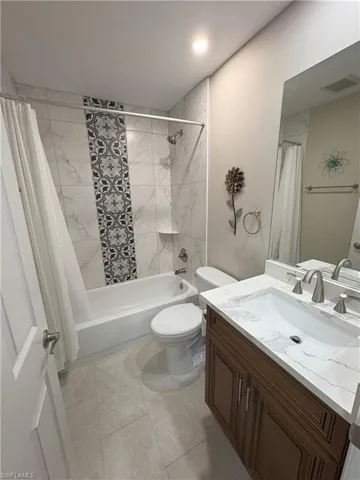 853 Tanbark Dr 202, Naples, Florida 34108