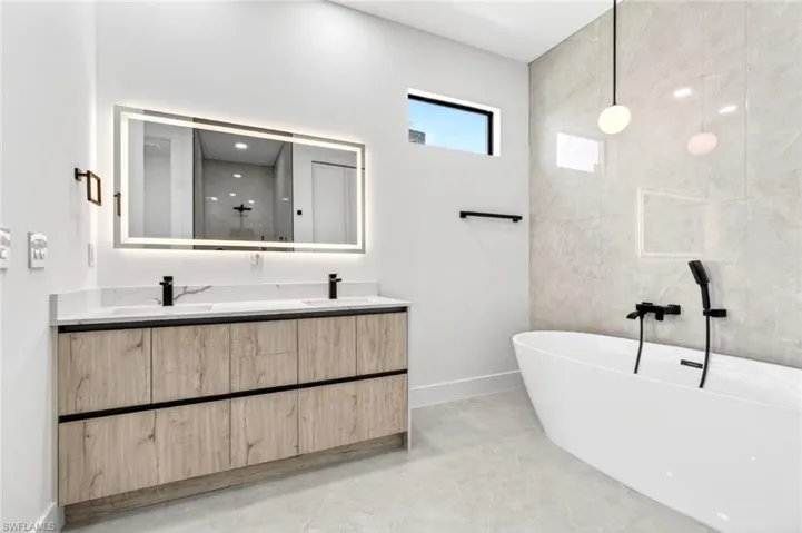 1406 Ne 20th St, Cape Coral, Florida 33909
