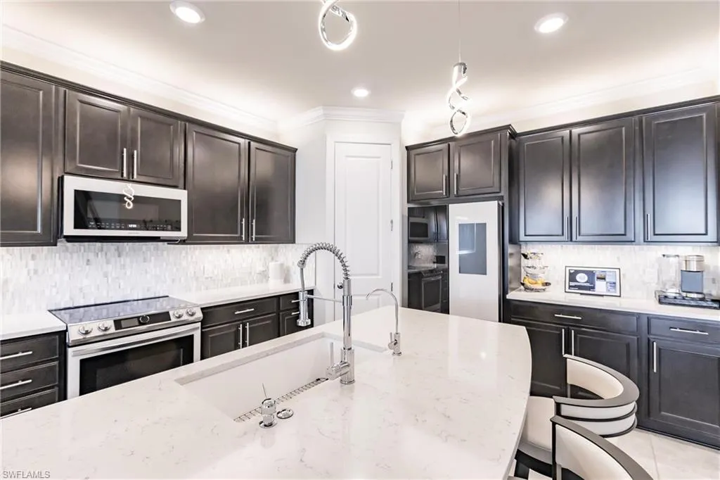 19607 Beechcrest PL, Estero, FL 33928,225022102