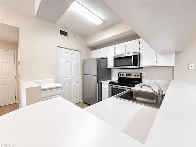 6490 Aragon Way 303, Fort Myers, Florida 33966
