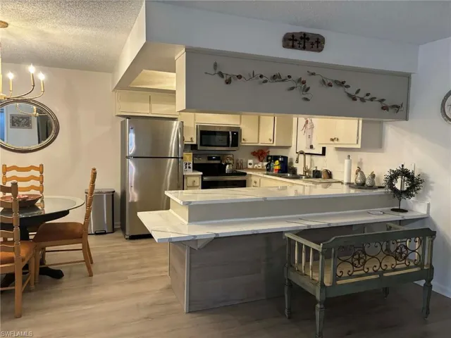 919 Se 14th St B, Cape Coral, Florida 33990