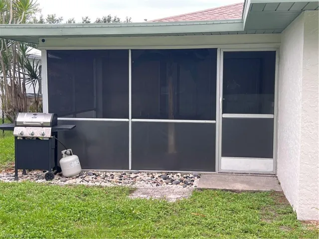 919 Se 14th St B, Cape Coral, Florida 33990