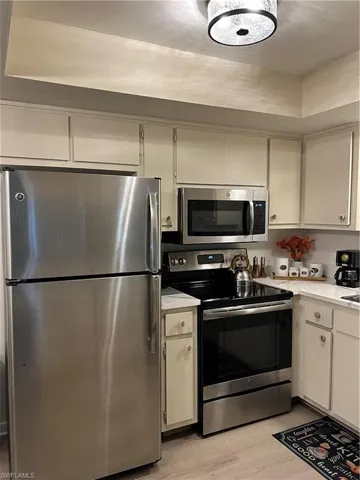 919 Se 14th St B, Cape Coral, Florida 33990
