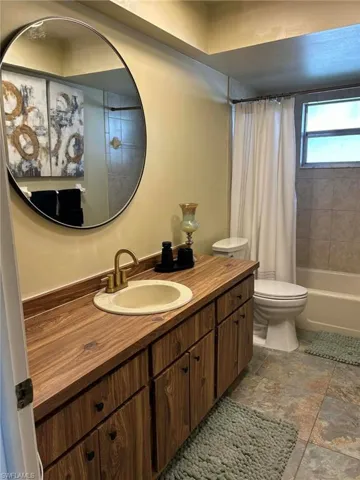 919 Se 14th St B, Cape Coral, Florida 33990