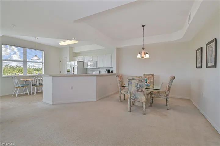 The dining area accommodates large tables of any shape.