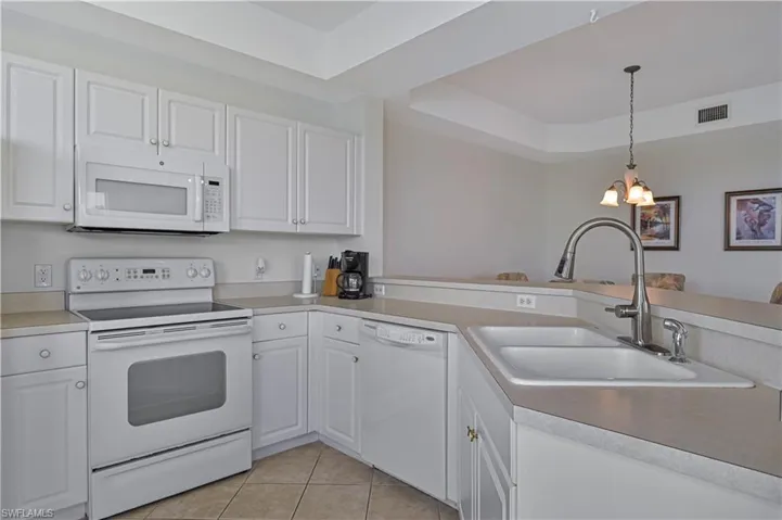 Looking for a white kitchen?  Look no further than unit #302.
