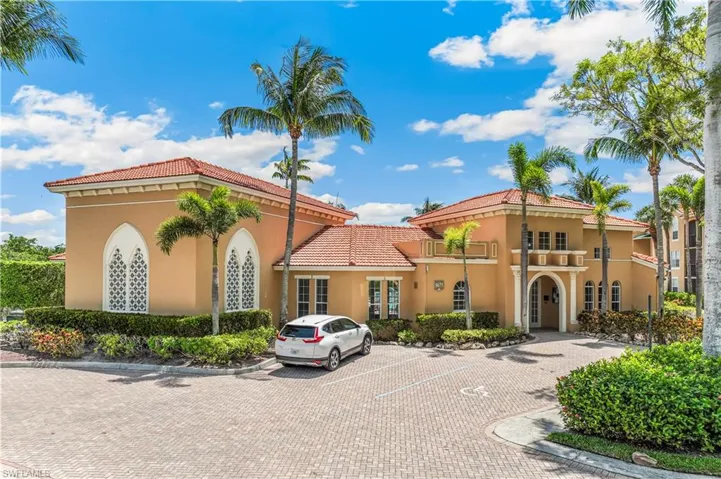 8754 River Homes Ln 8-105, Bonita Springs, Florida 34135