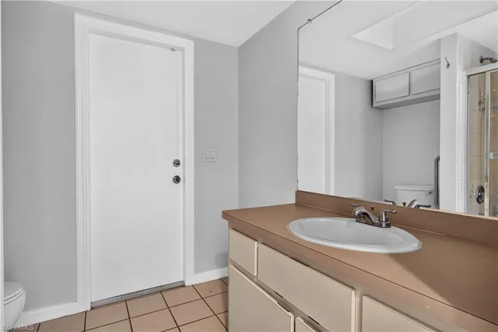 Guest bedroom