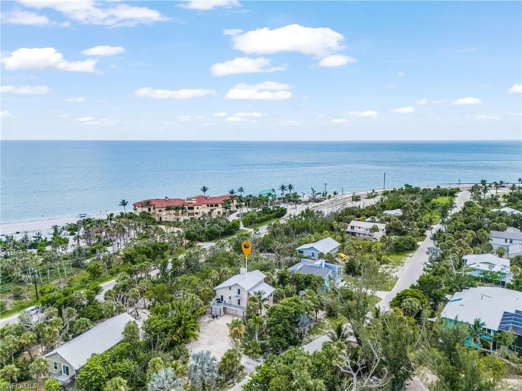 6447 Pine AVE, Sanibel, FL 33957,225062835